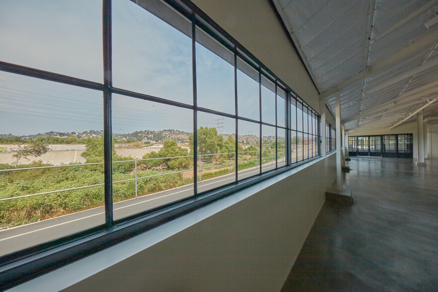 More Photos Of 2427-2433 Birkdale St, Los Angeles Loft Creative Space For Lease