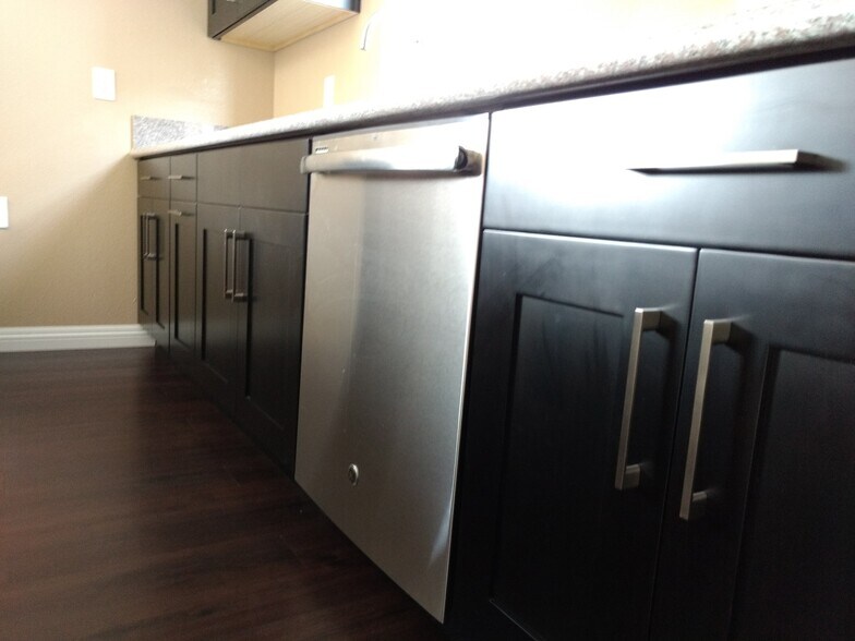 More Photos Of 16015 Halldale Ave, Gardena Multifamily For Sale