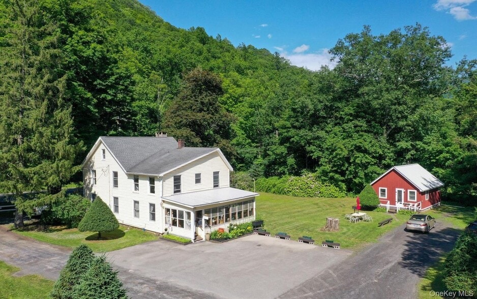 More Photos Of 5973 New York 28, Phoenicia Hotel For Sale