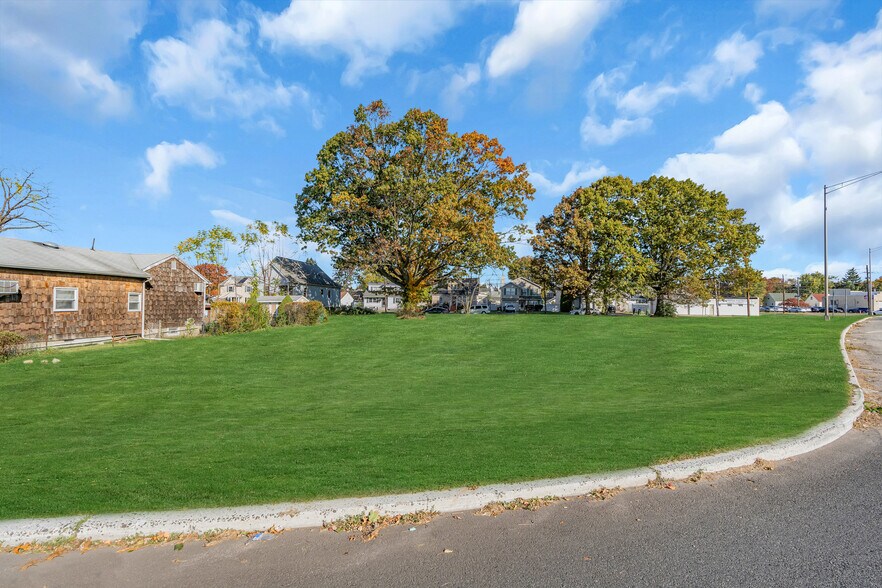 More Photos Of 43 Edmund St, Edison Land For Lease