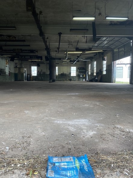 More Photos Of 155 Adeline St, New Haven Warehouse For Sale