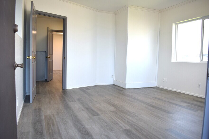 More Photos Of 4216 W 7th Ave, Eugene Warehouse For Lease