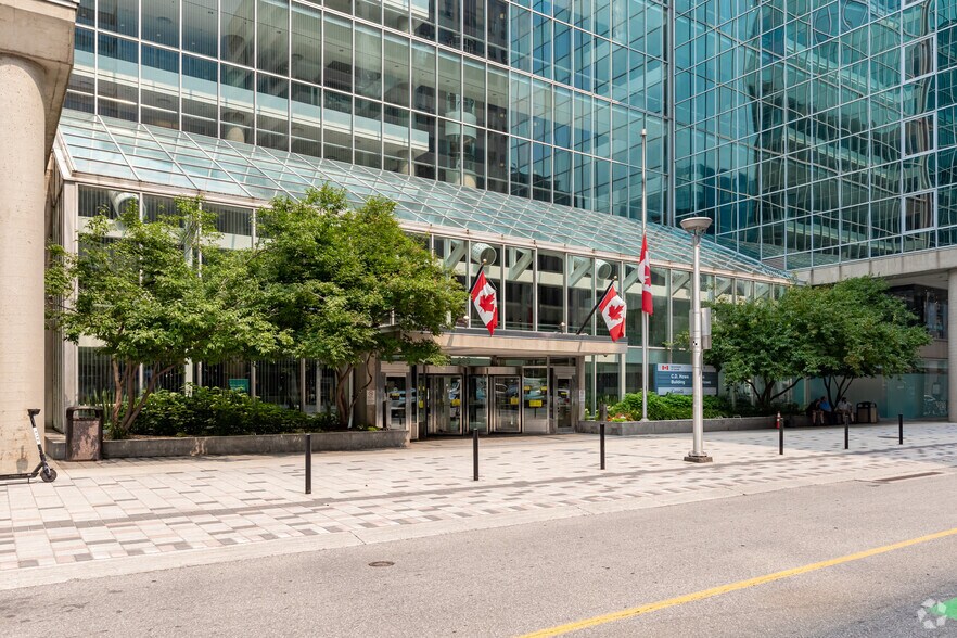 More Photos Of 240 Sparks St, Ottawa Office For Lease