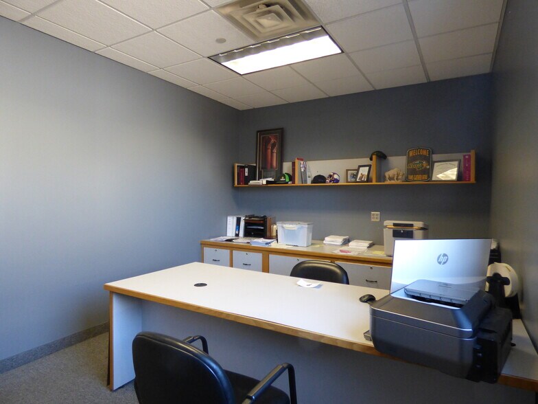 More Photos Of 9323 Garfield Ave S, Bloomington Distribution For Sale