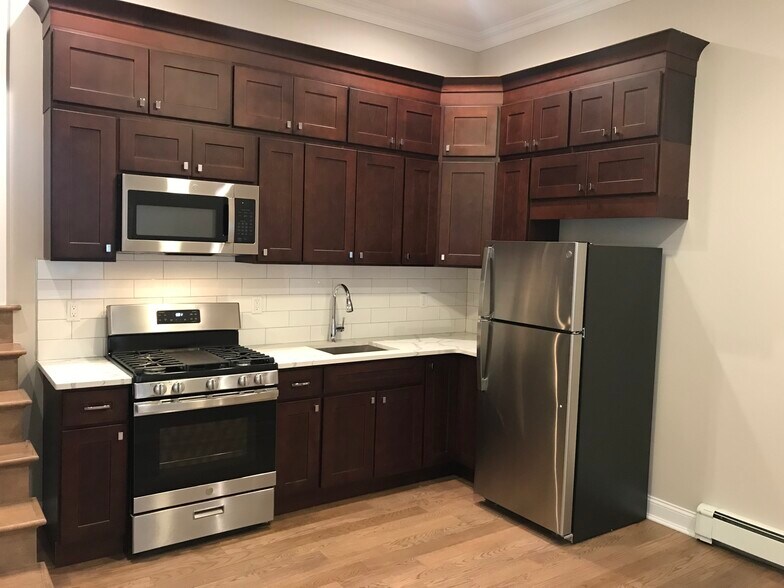 More Photos Of 251 Main St, Northport Storefront For Sale