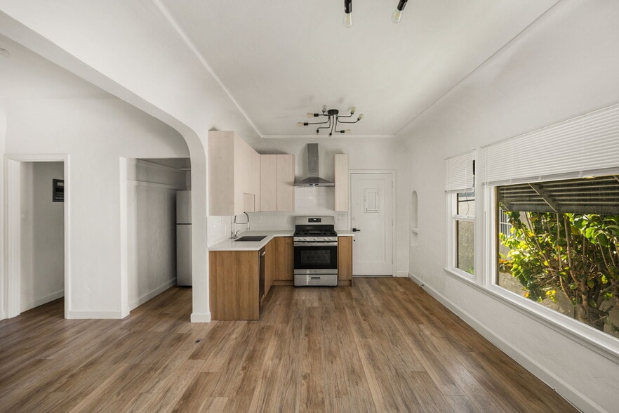 More Photos Of 1861 Pacific Ave, Long Beach Apartments For Sale