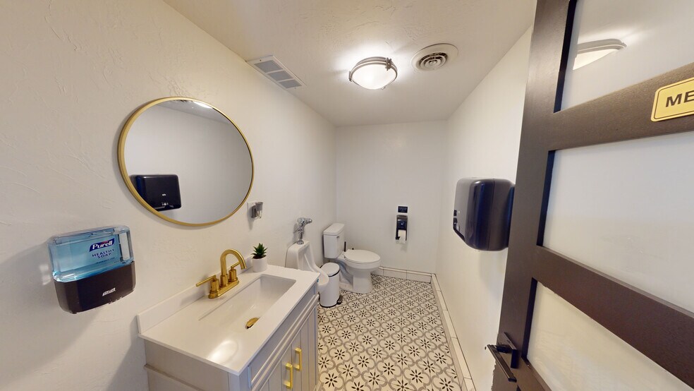 More Photos Of 312 Sycamore St, Greenville Storefront Retail Office For Sale