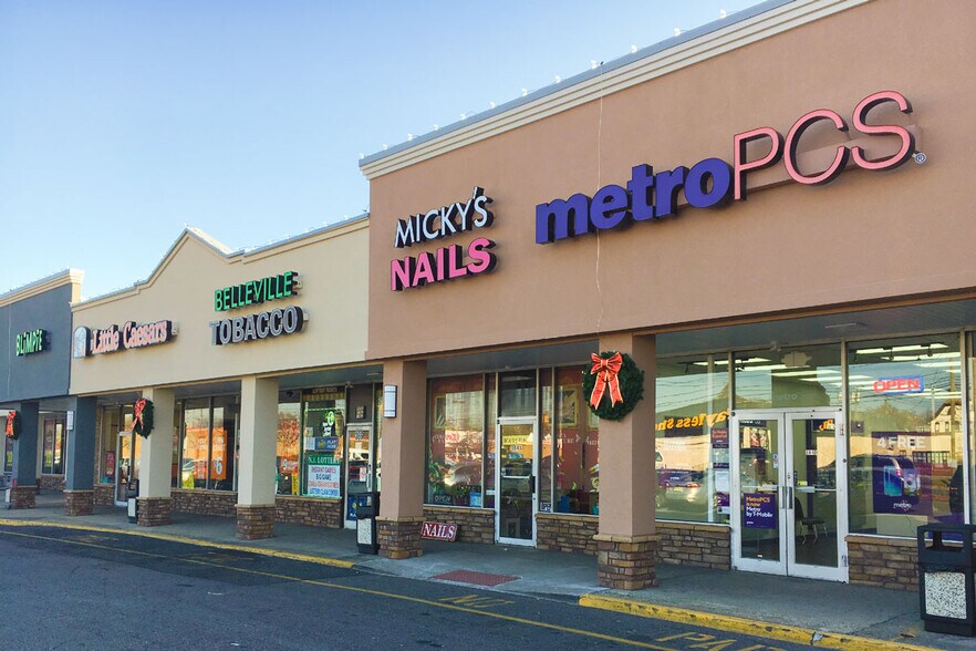 More Photos Of 374 Main St, Belleville Unknown For Lease