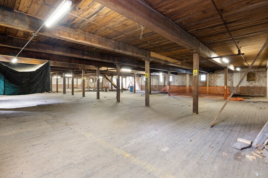 More Photos Of 3161 High St., Palmer Industrial For Sale