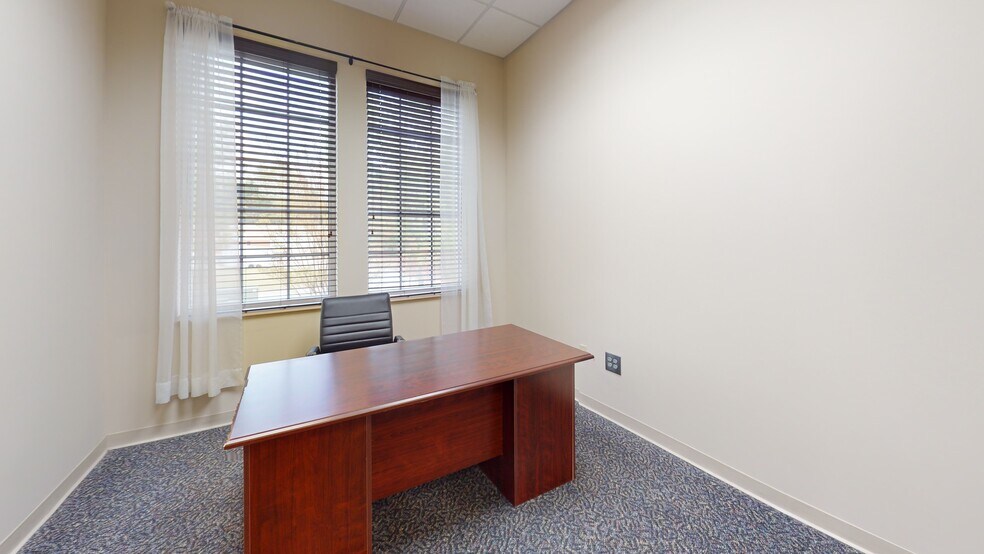More Photos Of 500 Plantation Park Dr, Loganville Office For Lease