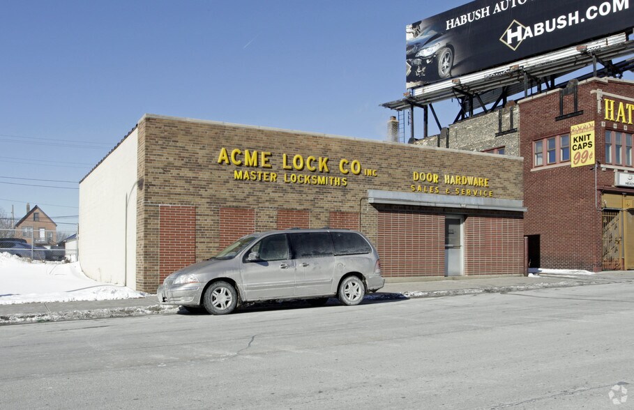 More Photos Of 1319 N 12th St, Milwaukee Service For Sale