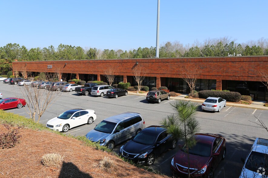 More Photos Of 225 Curie Dr, Alpharetta Light Distribution For Lease