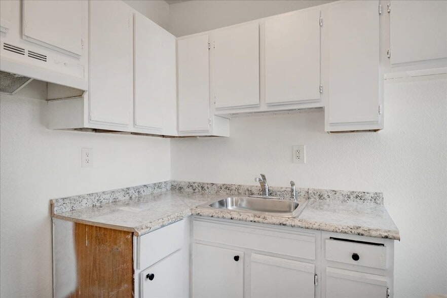 More Photos Of 2520 Ohio Ave, Richmond Apartments For Sale