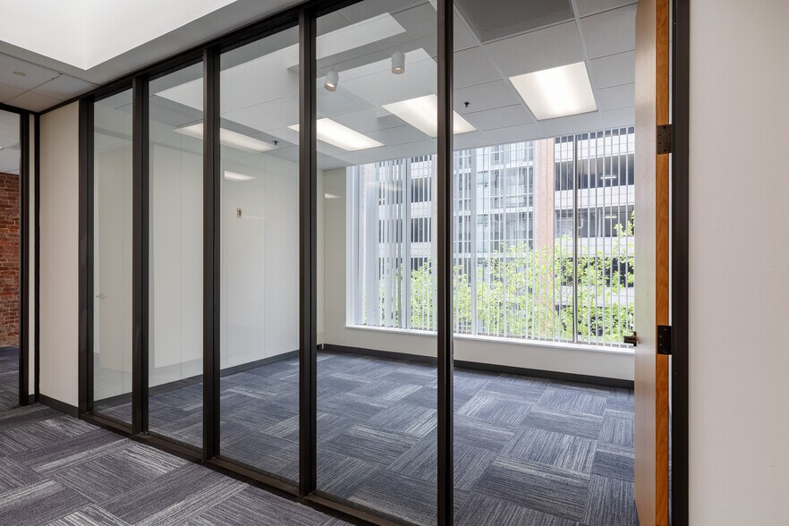 More Photos Of 514-518 SW Sixth Ave, Portland Office For Lease