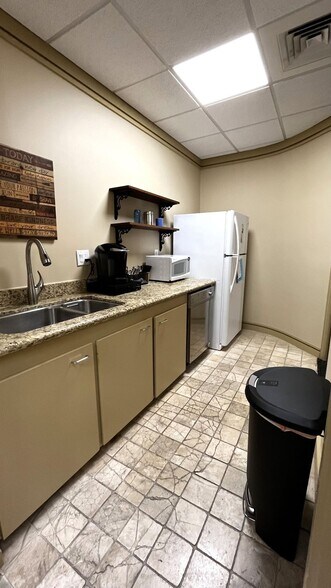 More Photos Of 2503 South Blvd, Houston Office For Sale