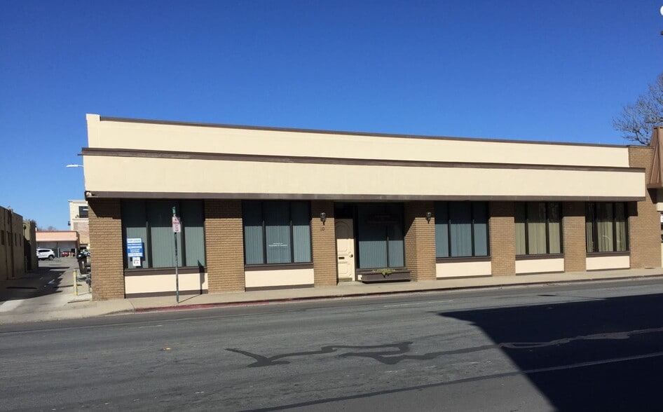 Primary Photo Of 4-10 W Alisal St, Salinas Office For Lease