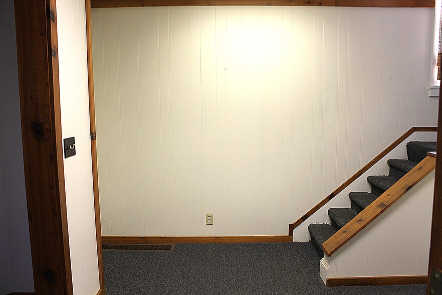 More Photos Of 988 E 185th St, Cleveland Office For Sale