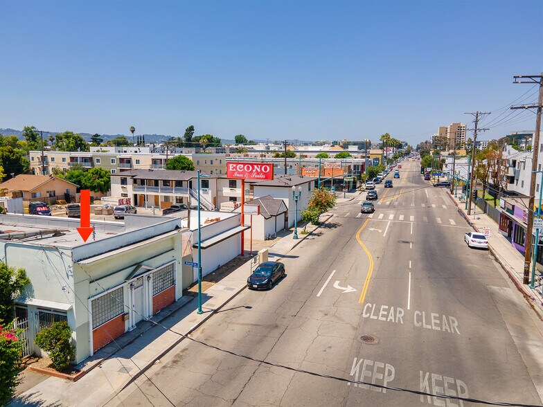 More Photos Of 10746 Magnolia Blvd, North Hollywood Medical For Sale