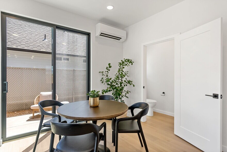 More Photos Of 127 NW Broadway St, Bend Apartments For Sale