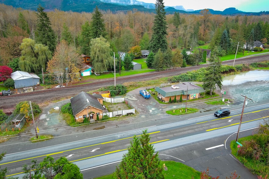 More Photos Of 36916 US 2, Sultan Bar For Sale