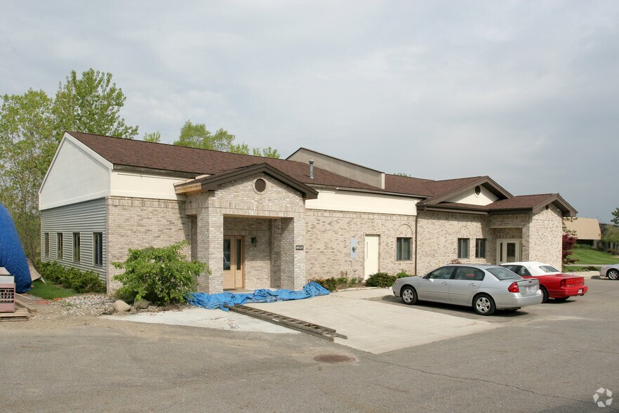 More Photos Of 2860 Jolly Rd, Okemos Office For Lease