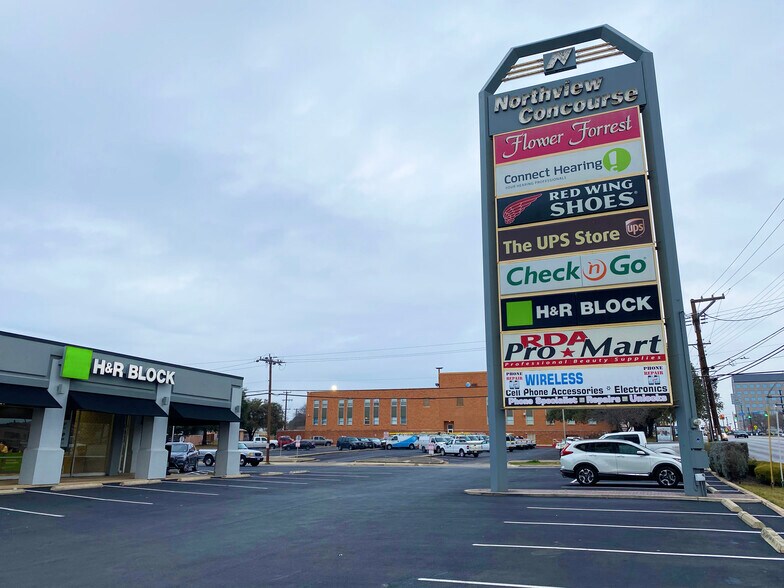 More Photos Of 7101-7123 San Pedro Ave, San Antonio General Retail For Sale