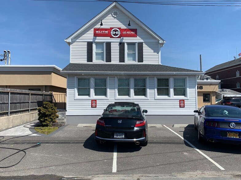 Primary Photo Of 196 S 1st St, Lindenhurst Loft Creative Space For Lease