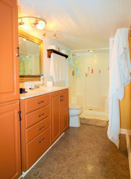 More Photos Of 304 S Cherokee Rd, Social Circle Flex For Sale