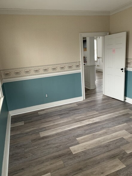 More Photos Of 4700 Thoroughgood Sq, Virginia Beach Office For Lease