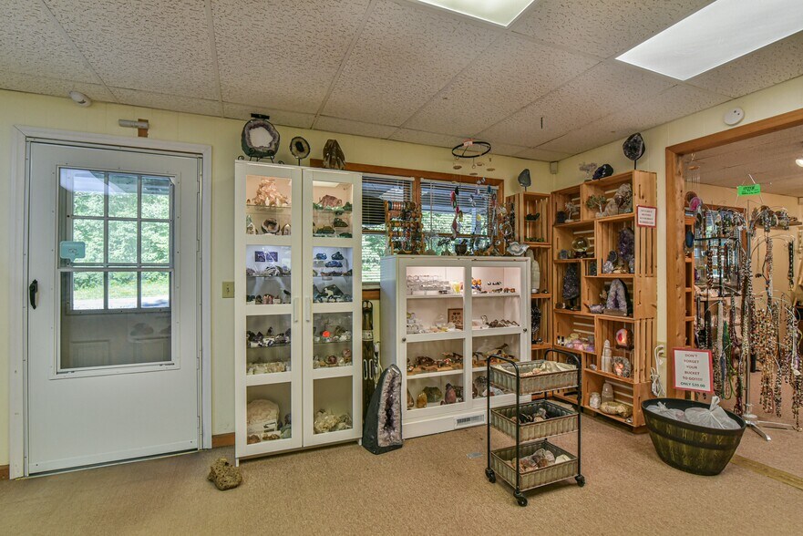 More Photos Of 14622 North Carolina 226, Spruce Pine Freestanding For Sale