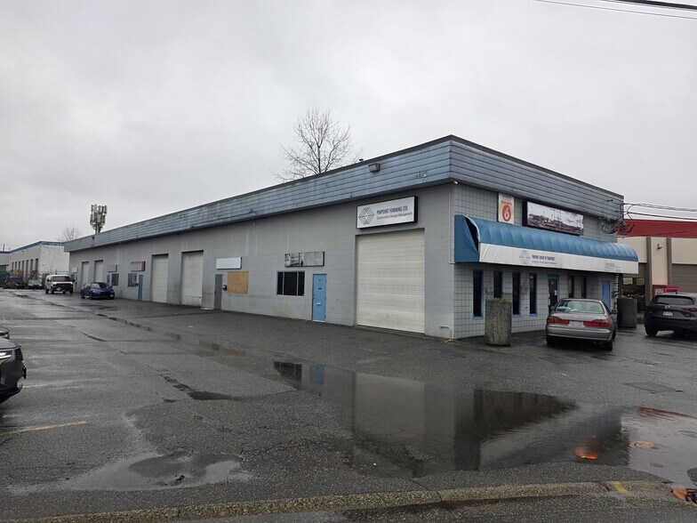 More Photos Of 20131-20133 Industrial Ave, Langley Warehouse For Lease