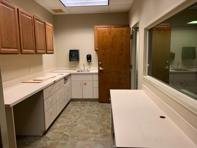 More Photos Of 5022 Old Godsey Ln, Hixson Medical For Lease
