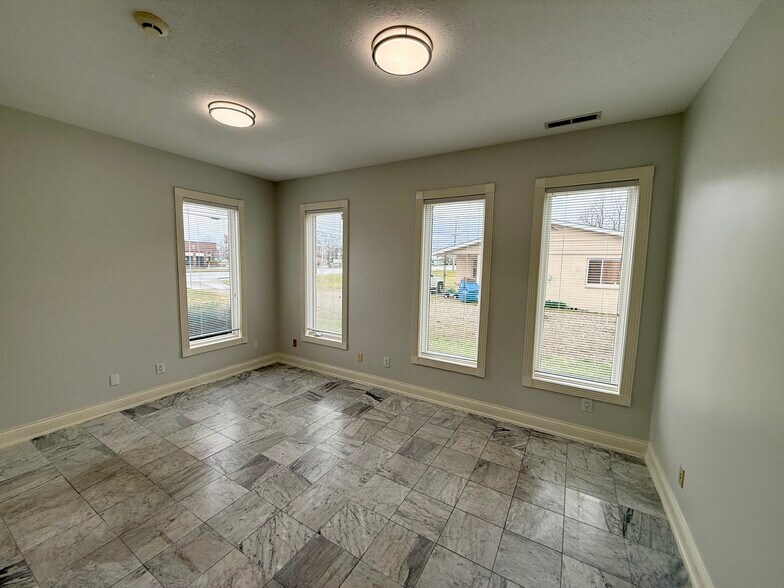 More Photos Of 3802 W 96th St, Indianapolis Office For Lease