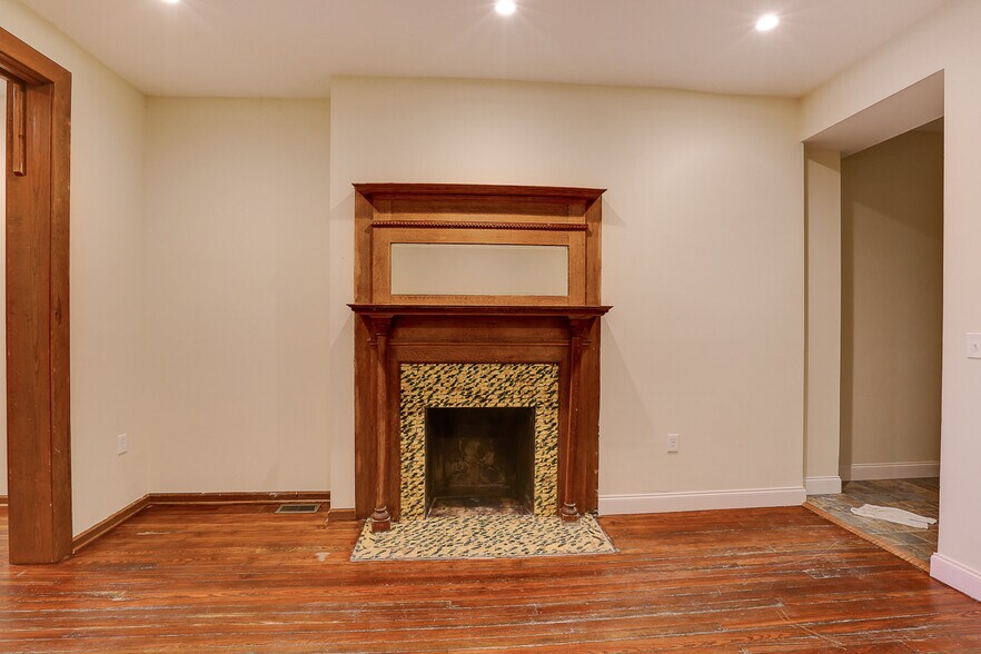 More Photos Of 1609 St. Paul St, Baltimore Office For Sale