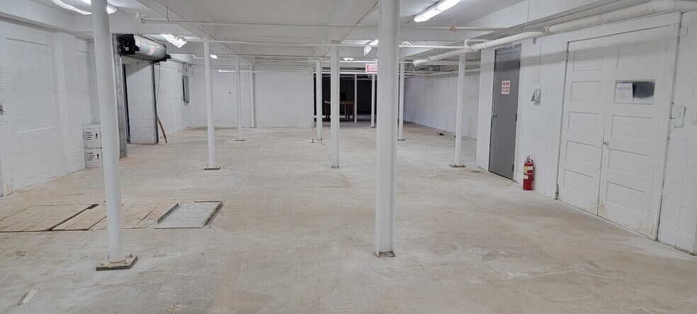 More Photos Of 585 11th St NW, Hickory Manufacturing For Lease