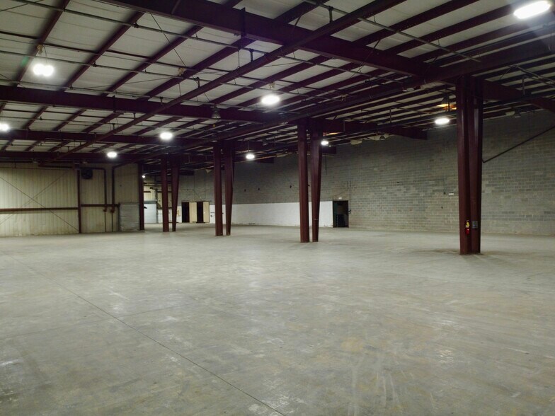 More Photos Of 4850 Lamb Ave, Union Point Warehouse For Sale