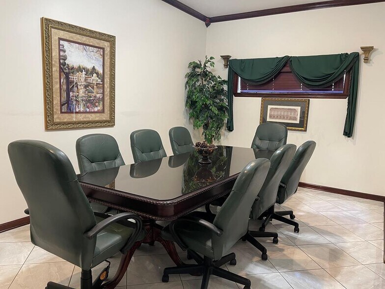 More Photos Of 505 Quarry St, Eagle Pass Office For Sale