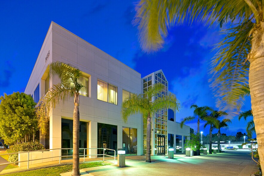 More Photos Of 1605 Avocado Ave, Newport Beach Medical For Sale