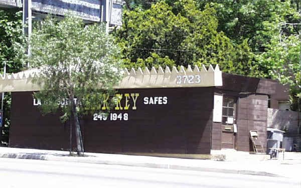 More Photos Of 3719-3731 Foothill Blvd, Glendale Restaurant For Lease