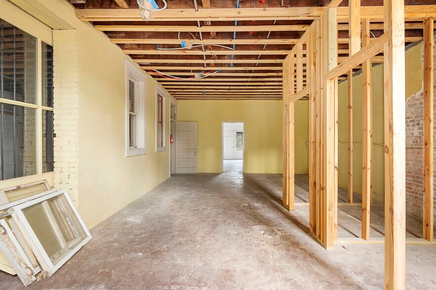 More Photos Of 204 Magnolia St, New Smyrna Beach Restaurant For Sale