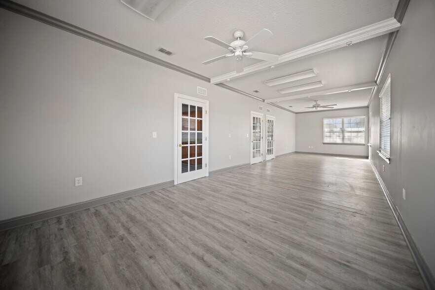 More Photos Of 6817 Southpoint Pky, Jacksonville Loft Creative Space For Lease