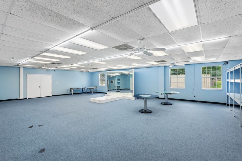 More Photos Of 451 Landing Blvd, League City Office For Sale