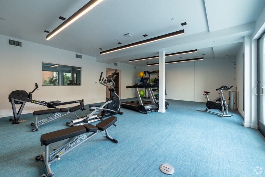 More Photos Of 107 S Hewitt St, Los Angeles Apartments For Lease