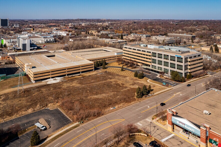 More Photos Of 4300 Marketpointe Dr, Bloomington Office For Lease