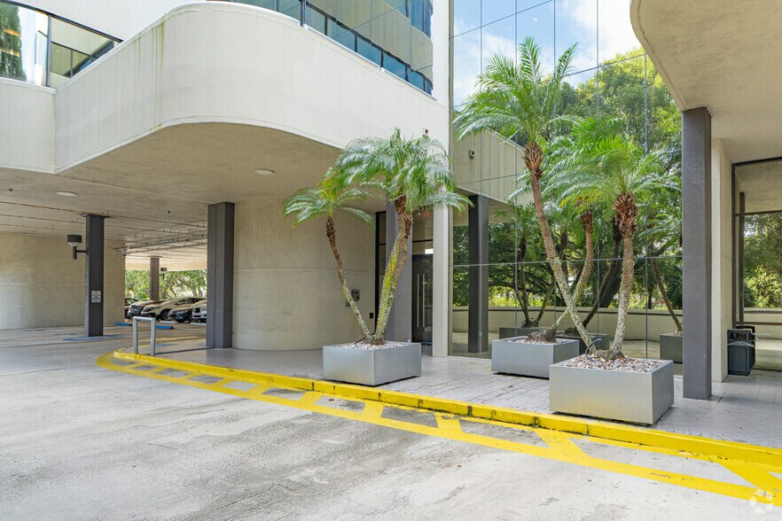 More Photos Of 1900 Glades Rd, Boca Raton Coworking Space