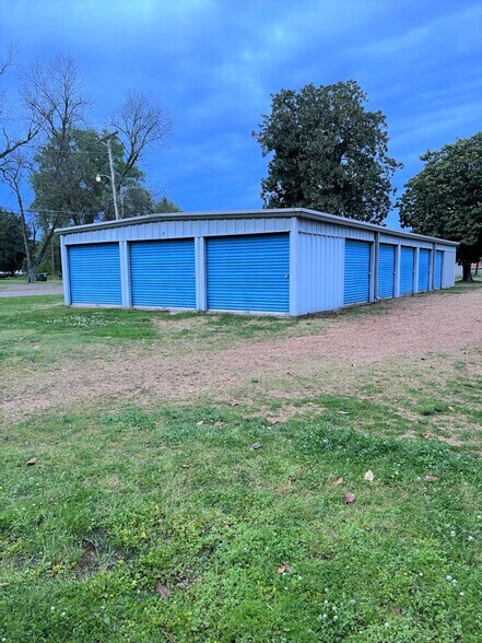 More Photos Of 121 W Main St, Webb Self Storage For Sale