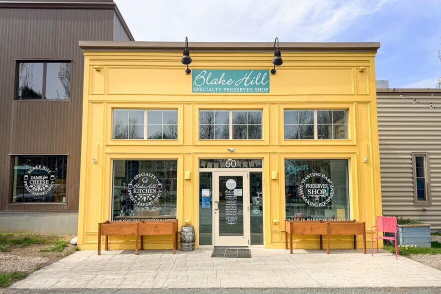 Primary Photo Of 60 Artisans Way, Windsor Flex For Sale