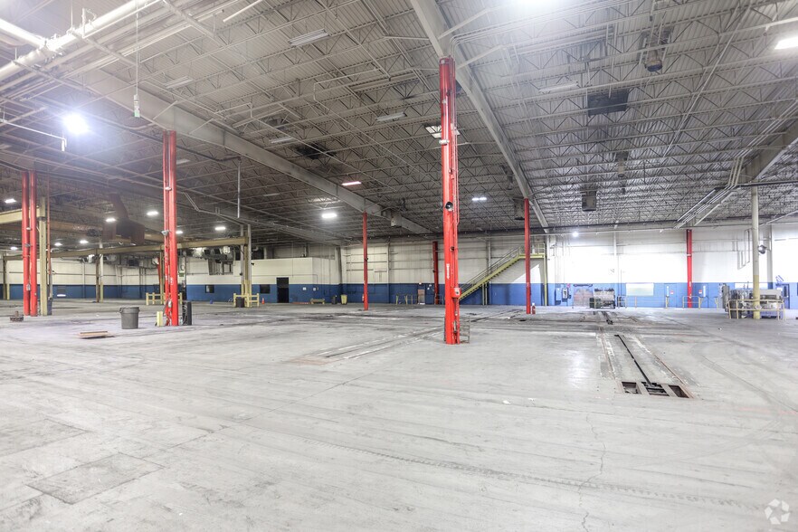 More Photos Of 1450 Commerce Pky, Franklin Manufacturing For Sale