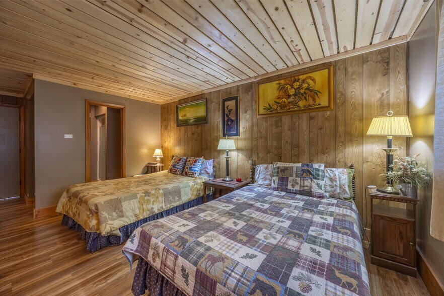 More Photos Of 815 Main Ave, Tillamook Hotel For Sale