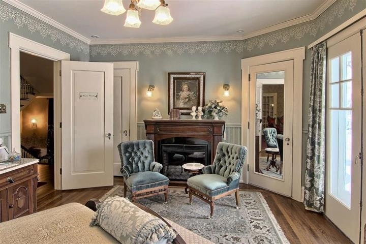 More Photos Of 230 Wellington St, Traverse City Hospitality For Sale